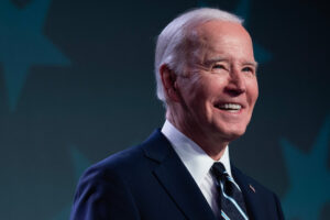 बाइडेनले राष्ट्रपतिको दौड छाड्ने संकेत!