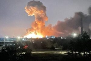 रुस र युक्रेनबीच आक्रमण जारी: ८ जनाको मृत्यु, धेरै स्थानमा आगलागी