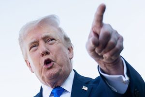 हर्मुजको जलघाँटीमा अमेरिकाले नाकाबन्दी गर्ने ट्रम्पको घोषणा