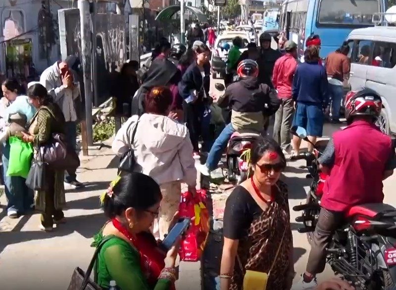 दशैं मनाएर काठमाडौं फर्किने बढ्दै