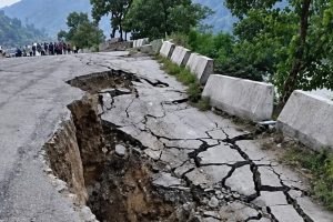 त्रिशूली कटानले फेरि पृथ्वी राजमार्गमा संकट, कहिले खुल्ला बाटो?
