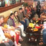 ठमेलमा विदेशी पर्यटकले पनि लगाए बडादसैँको टीका